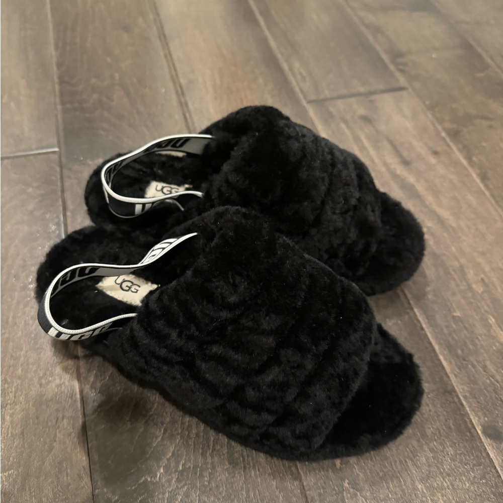 UGG Fur slides!